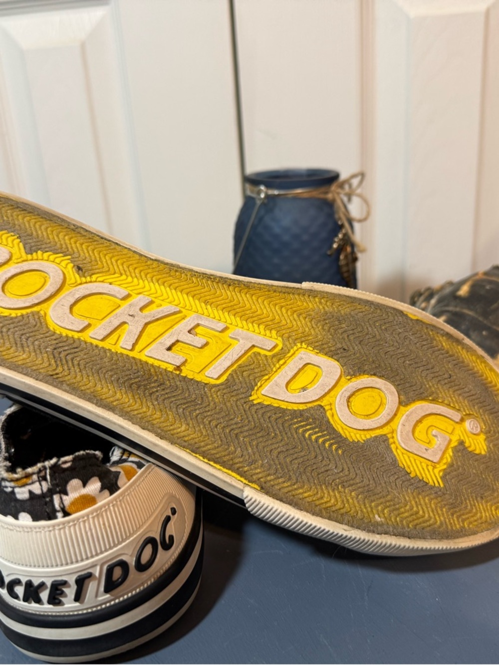 Rocket Dog Black Canvas Sneakers with White & Yellow Daisy Print 10 - Picture 7 of 7